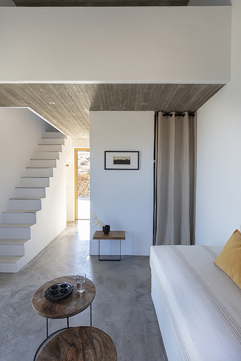 a modest retreat in sifnos 12