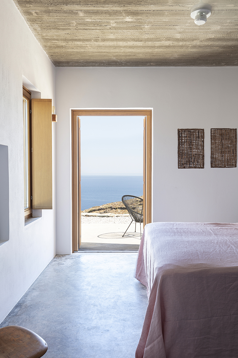 a modest retreat in sifnos 8