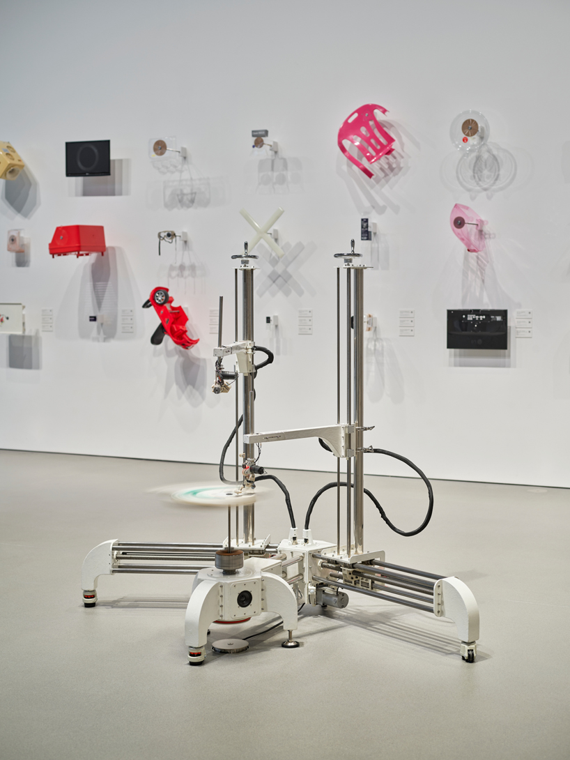 ujoo+limheeyoung's mechanical phonograph generates music from plastic waste