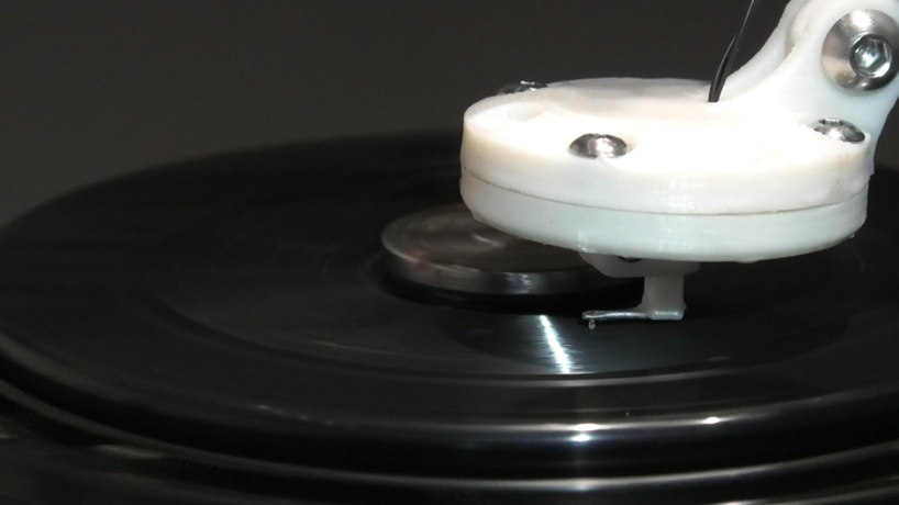ujoo+limheeyoung's mechanical phonograph generates music from plastic waste