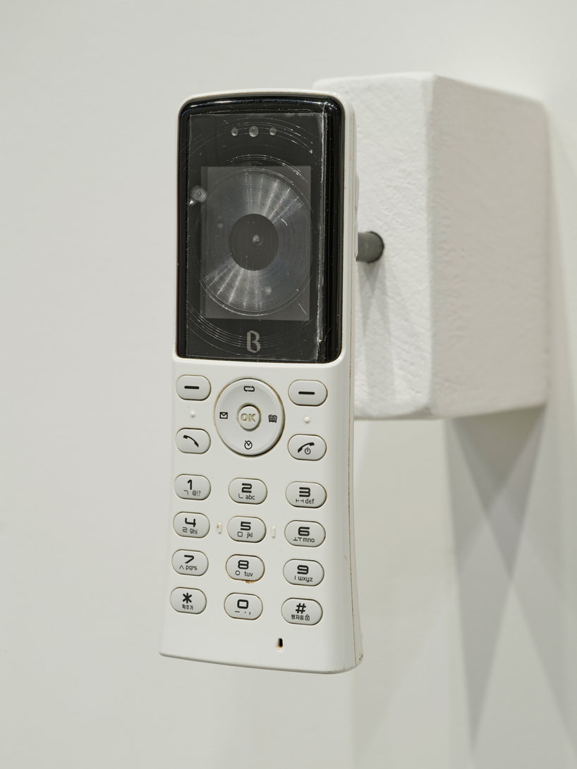 ujoo+limheeyoung's mechanical phonograph generates music from plastic waste