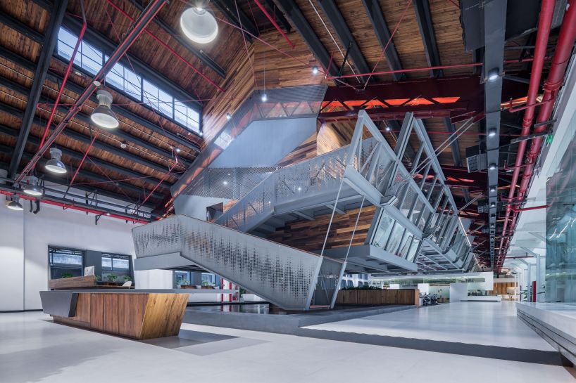 DUTS design creates 'floating' office within renovation project, in shanghai