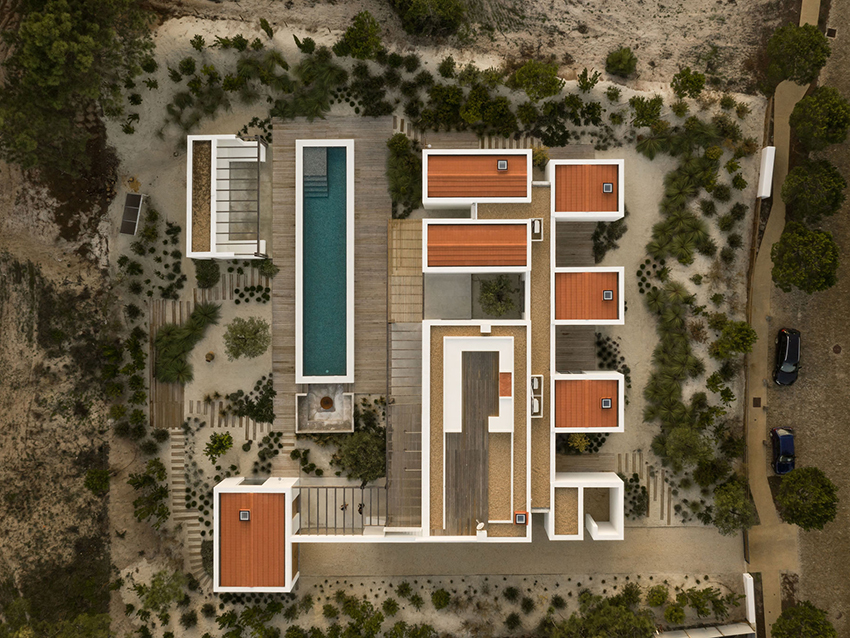 fragmentos designs a house of white volumes in comporta, portugal designboom