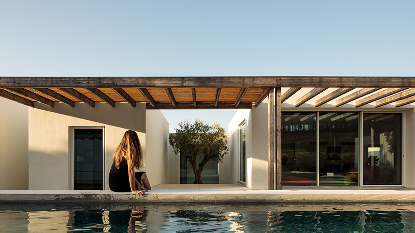 fragmentos designs a house of white volumes in comporta, portugal designboom