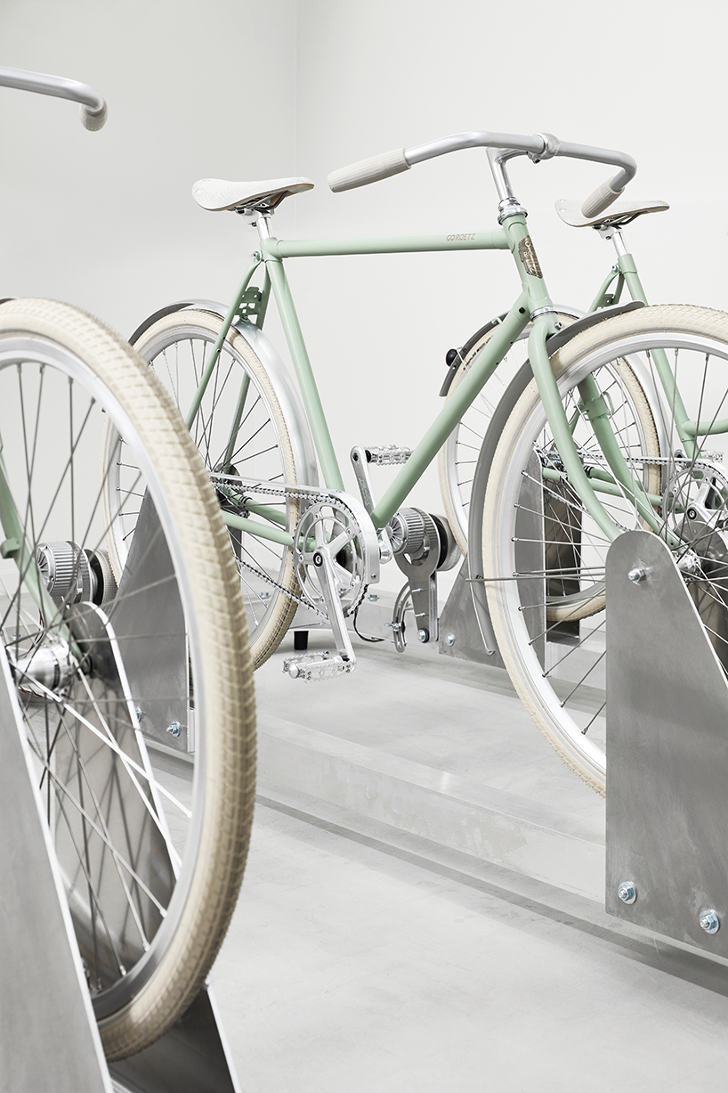 1kg%e2%80%8b conceptualises bespoke bike cinema for freitag 8