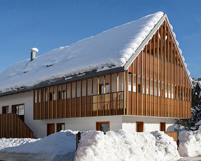 raketa d.o.o. reinterprets traditional 'gank' balcony within alpine slovenian dwelling