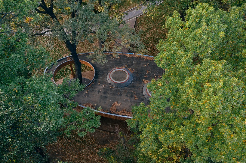 narodnyi architector blends wooden garden pavilion into historical center of moscow