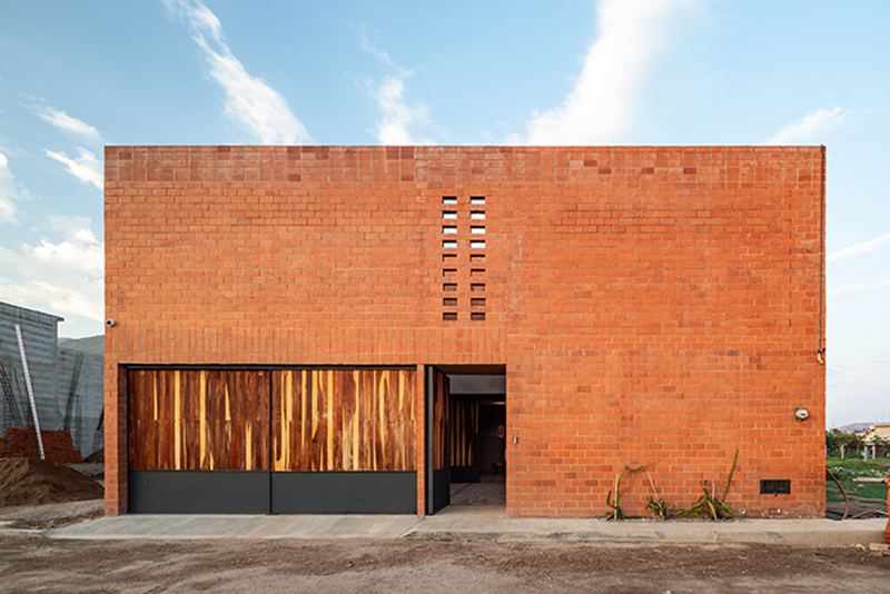 well-lit central patio blurs the boundaries within 'nuestro sueño' house in mexico