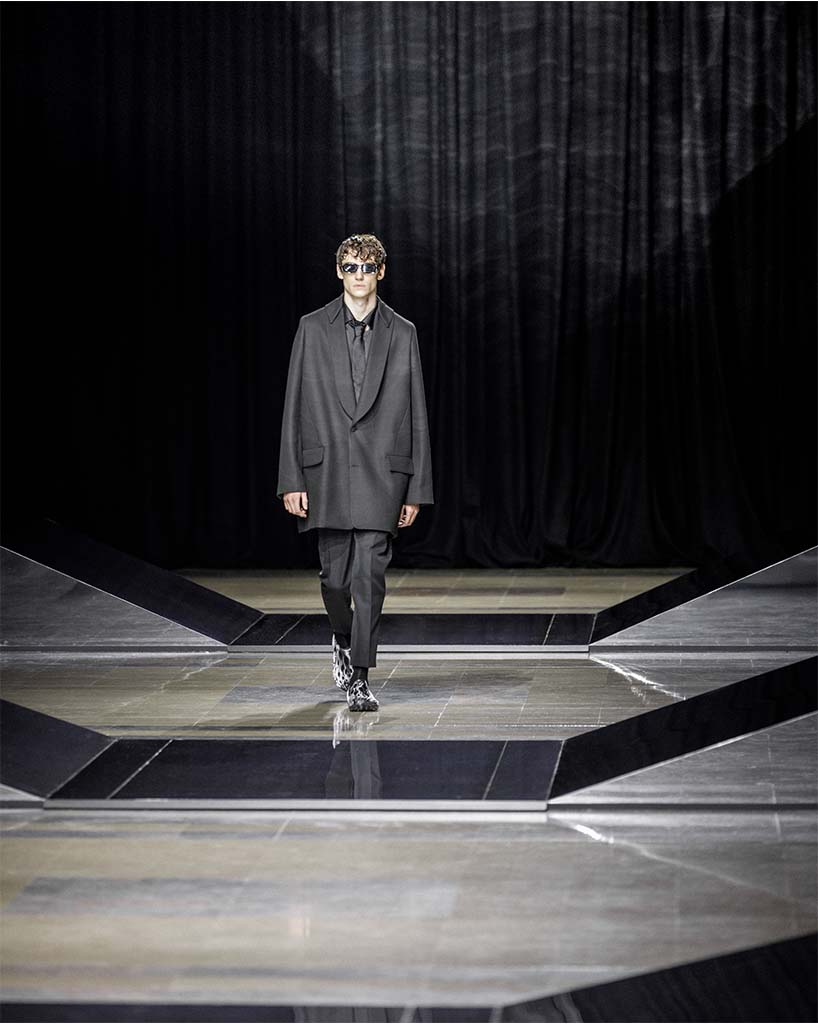 paf atelier designs scenography for double fashion show lgn louis gabriel nouchi joeone at national theatre chaillot 3