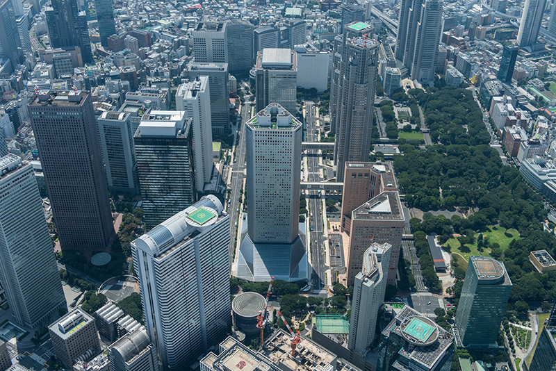 NIKKEN SEKKEI revitalizes 'triangle building' with vivid public space topped by glass roof