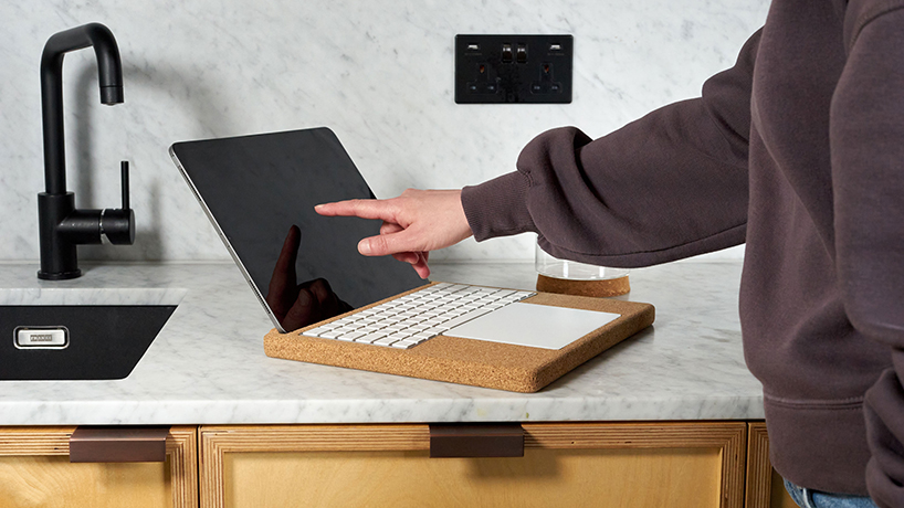 MAJEE cork iPad dock