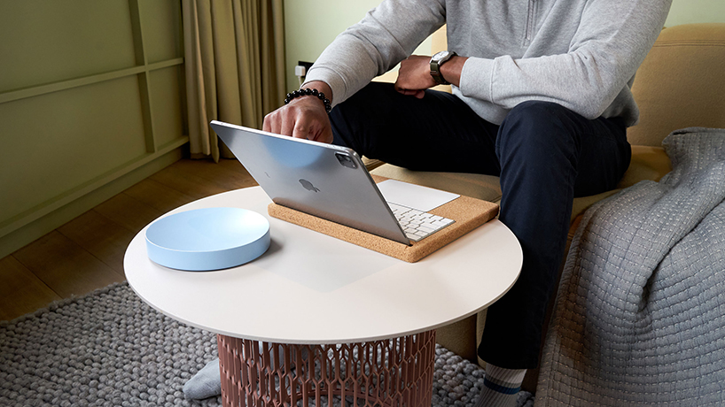 MAJEE cork iPad dock