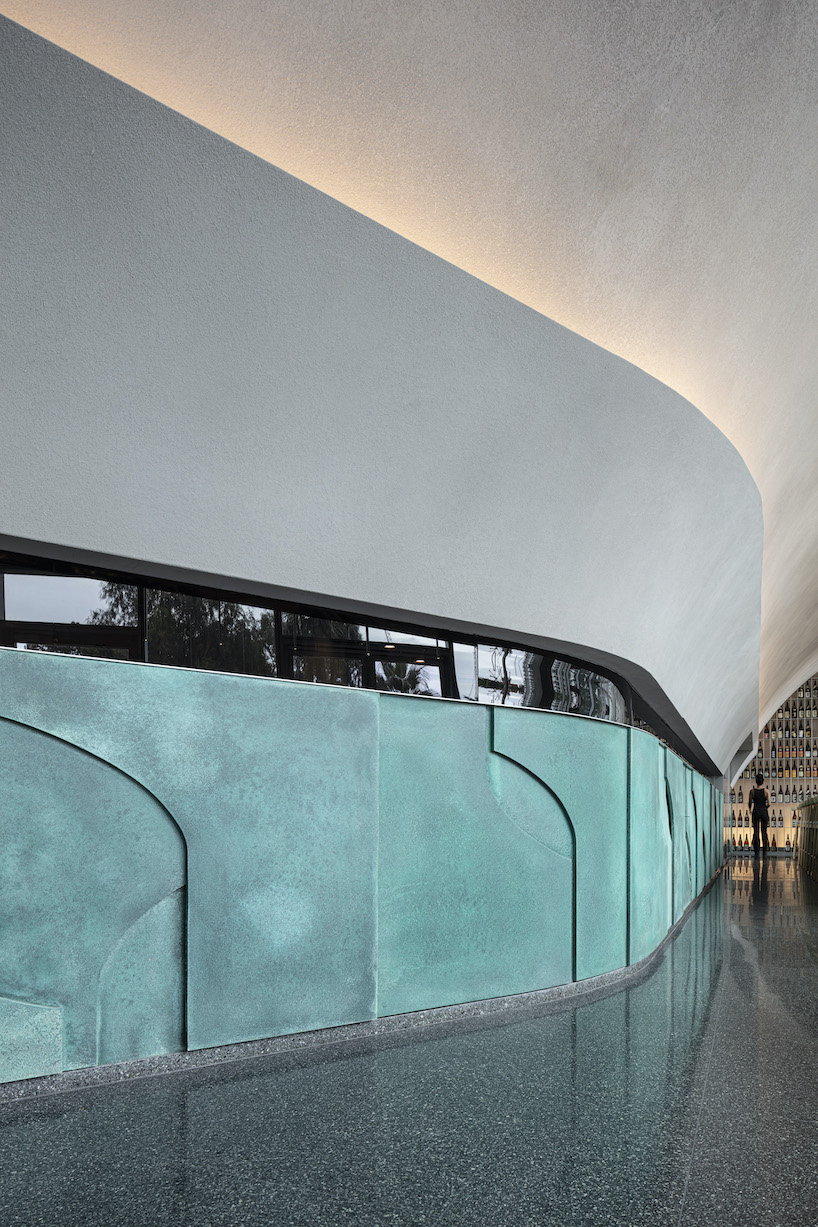 baranowitz goldbergs new a restaurant in tel aviv amalgamates japanese design heritage european materiality and israeli flair 4