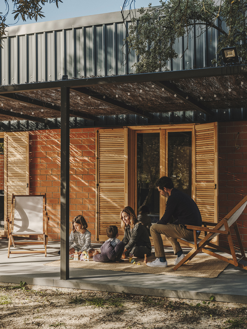 house in cerros de madrid compact and self sufficient 2