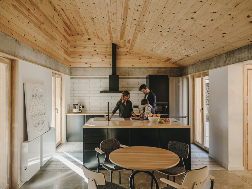 house in cerros de madrid compact and self sufficient 3