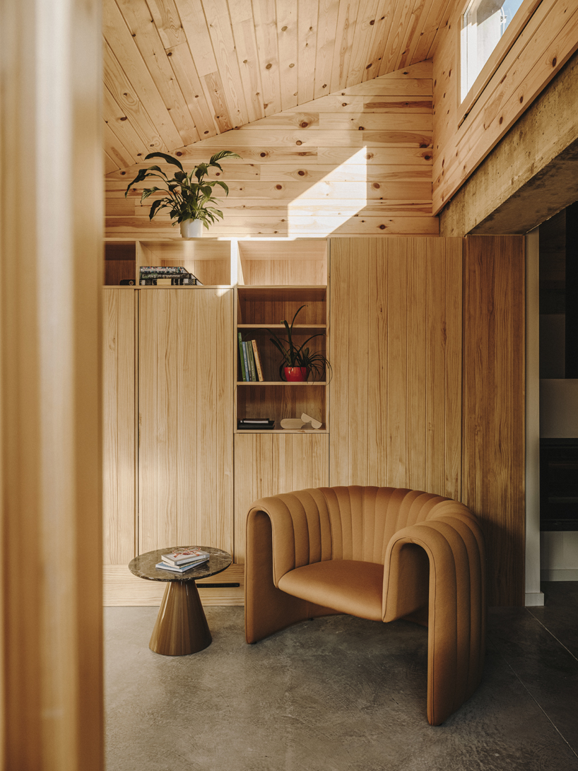 house in cerros de madrid compact and self sufficient 6