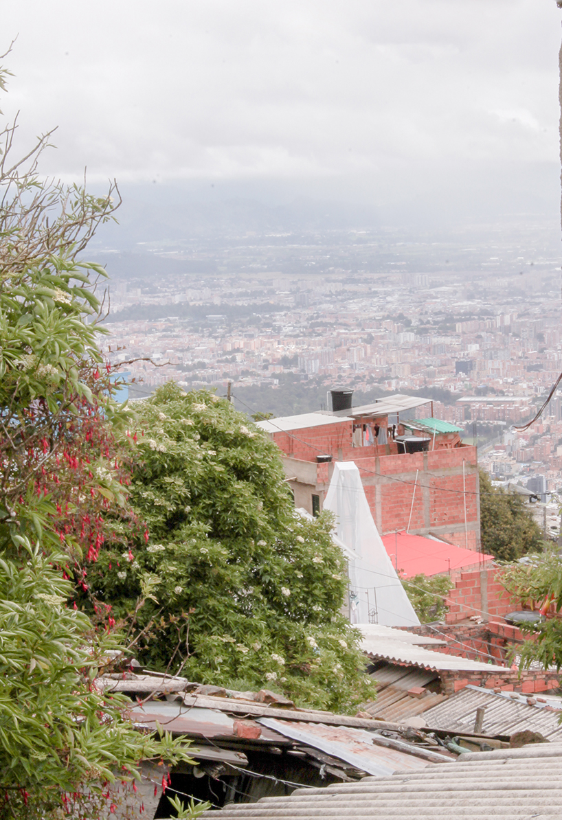 alsar atelier's community-built fog catcher promotes eco-friendly urban agriculture in colombia