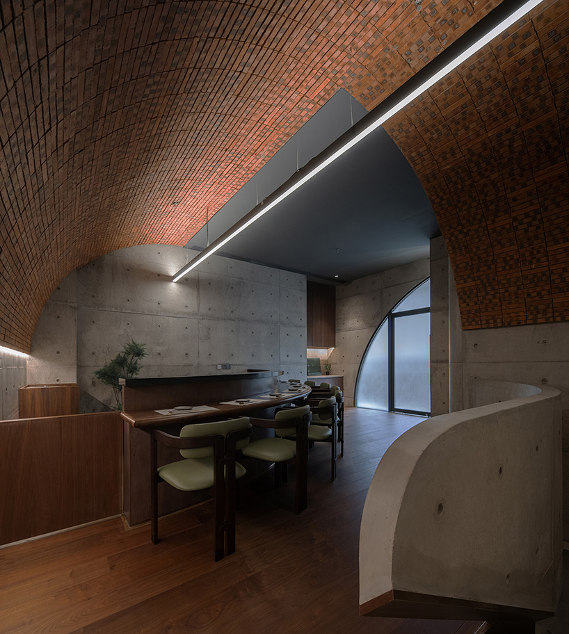 biiird yakitori by biger club design 12