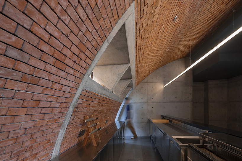 biiird yakitori by biger club design 7