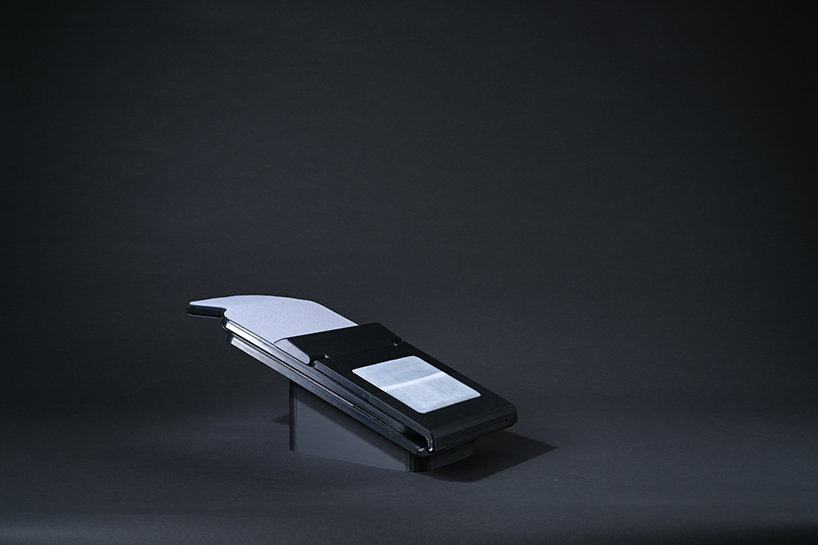 nFrontier's 'inflatable' unfolds from a center console to an ergonomic middle car seat