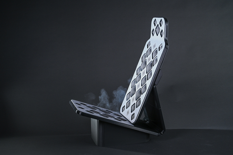 nFrontier's 'inflatable' unfolds from a center console to an ergonomic middle car seat