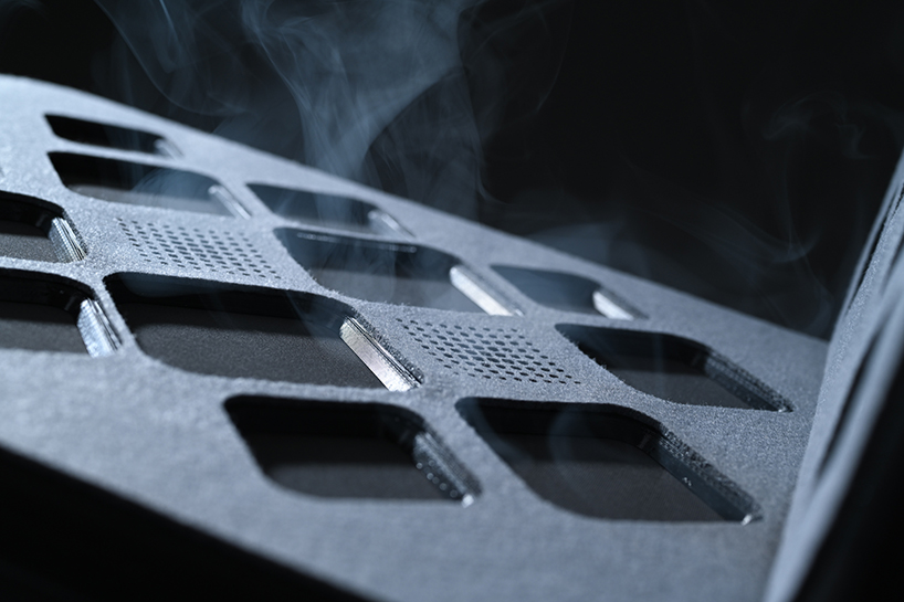 nFrontier's 'inflatable' unfolds from a center console to an ergonomic middle car seat