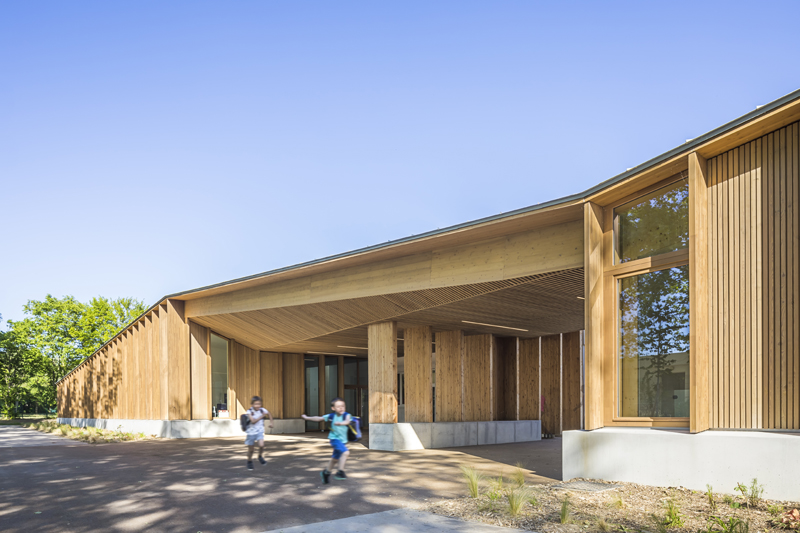 hesters oyon architectes reconstruct a primary school in france with bio-based materials