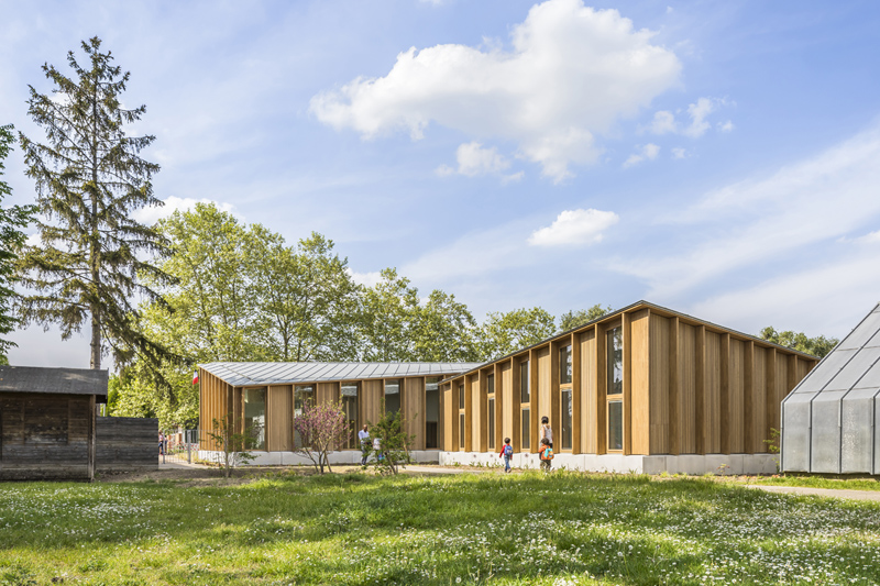 hesters oyon architectes reconstruct a primary school in france with bio-based materials