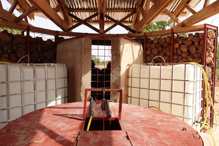a well with stone architecture to facilitate access to drinking water 2