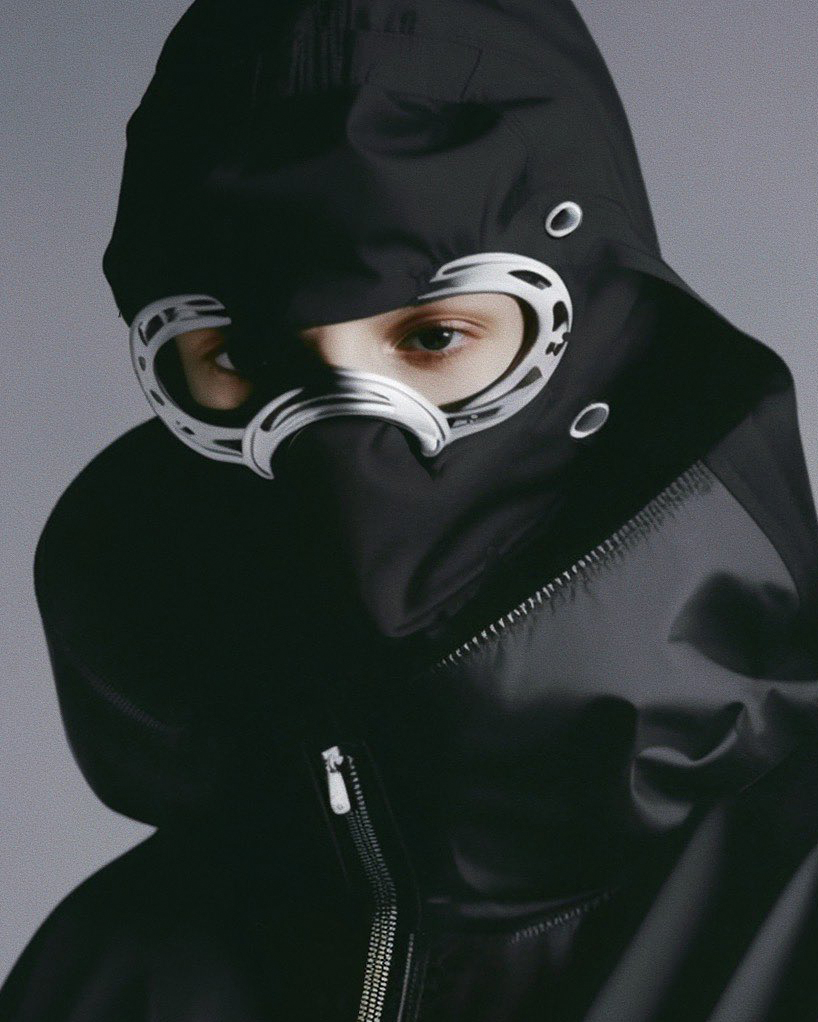 NEWFACET imagines an abstract fashion campaign using AI program stable diffusion