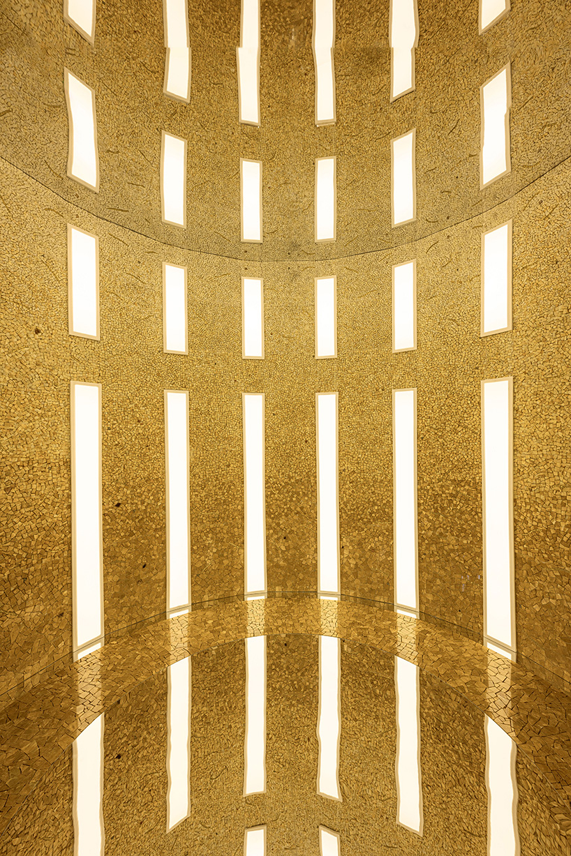 carved in the now 10