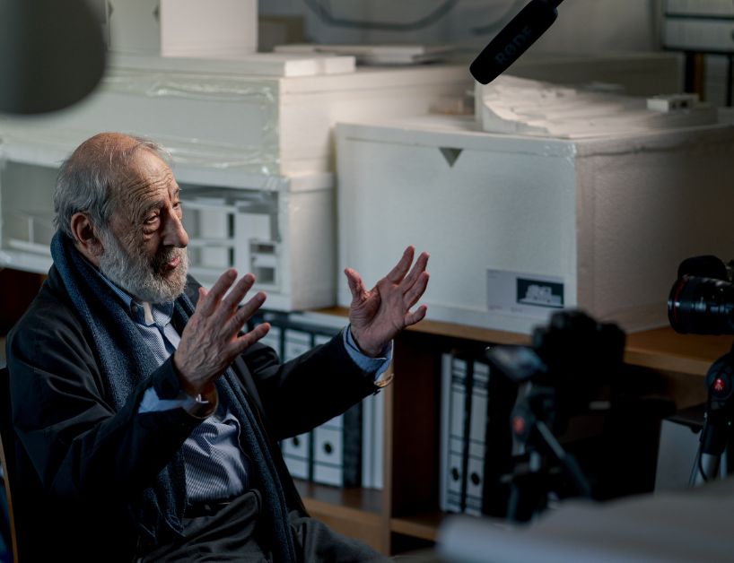 siza is an immersive documentary through the mind of pritzker architecture prizewinner alvaro siza vieira 1