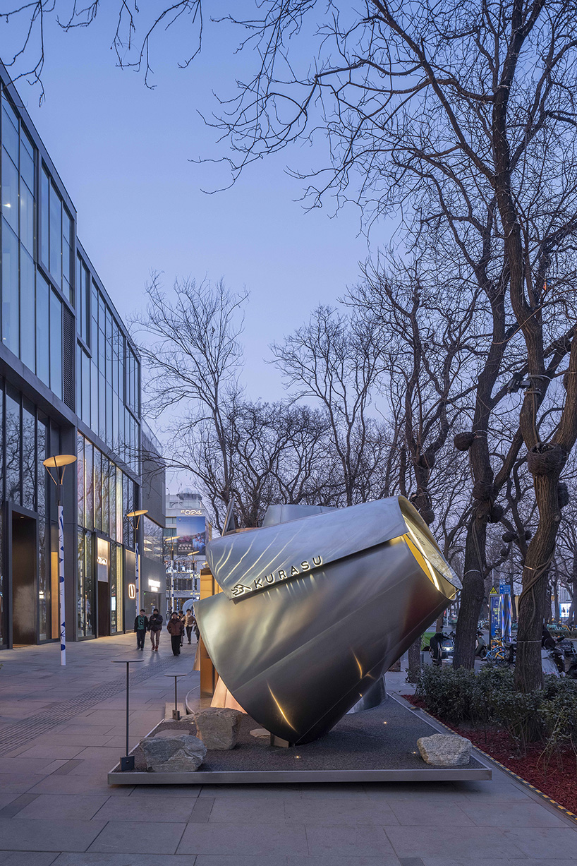 reflective steel volumes reinterpret the pour-over dripper for kurasu’s beijing pop-up pavilion - 10