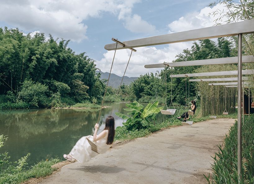 floral wander loop 11