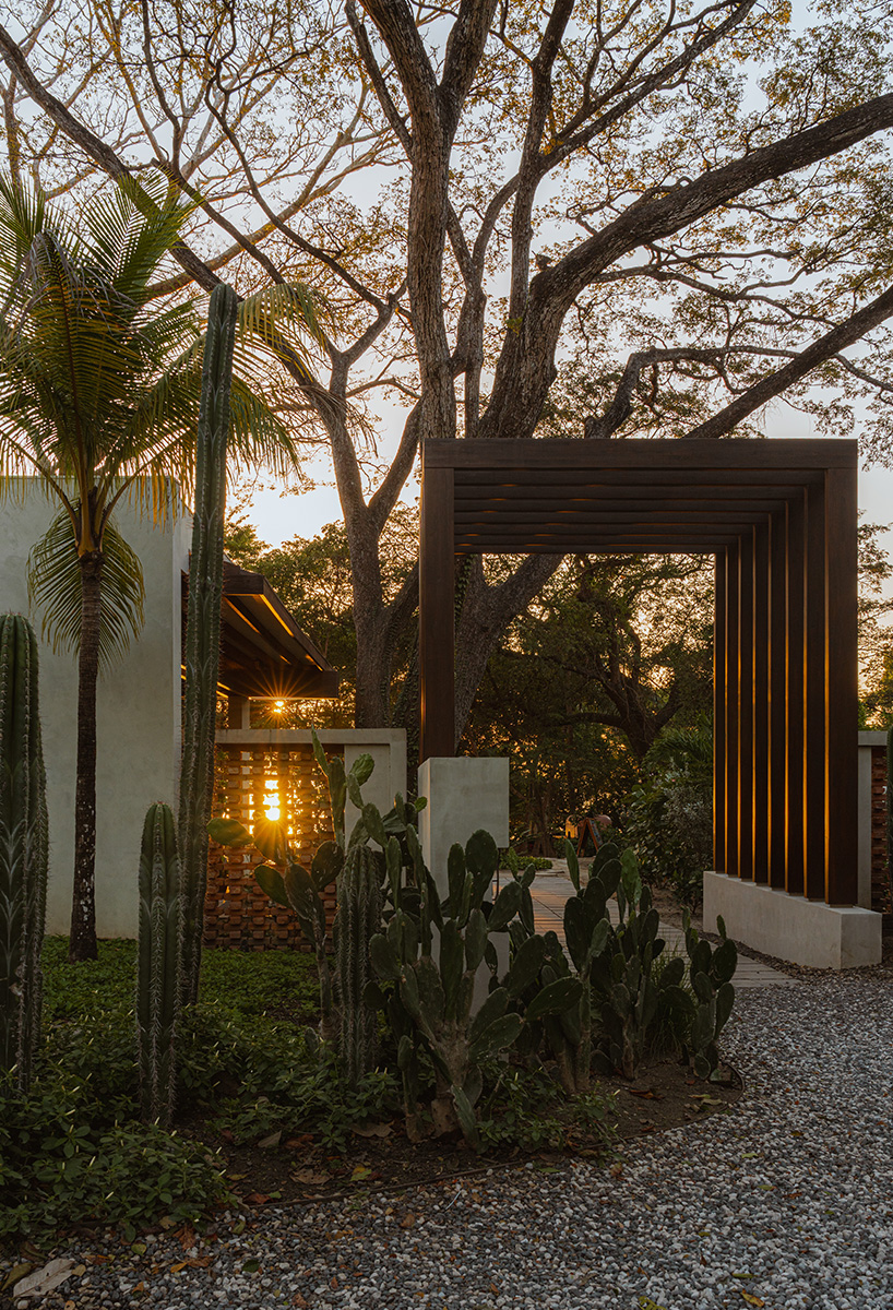 andaz casa de playa a contemporary pavilion embracing costa ricas coastal landscape 9