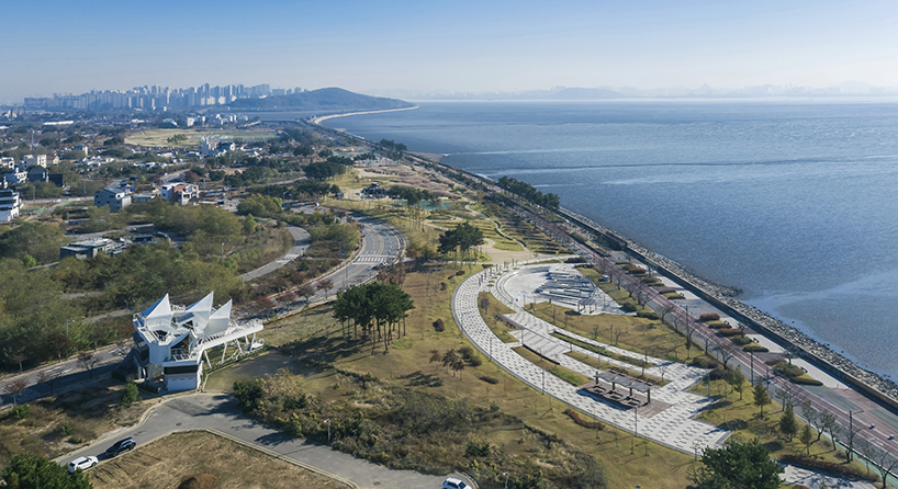 sharp edged white volumes compose IROJE KHM's sailing house in south korea