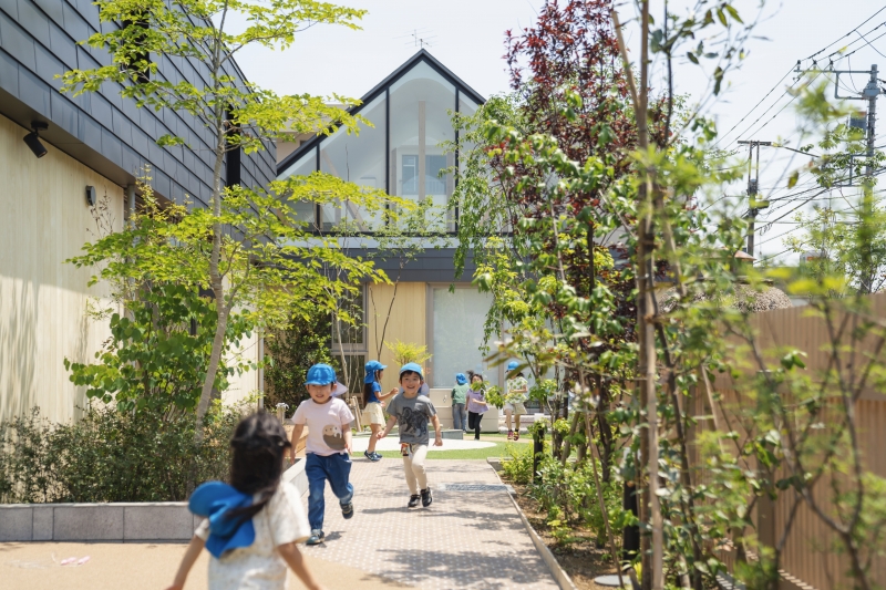 five wooden house-shaped volumes compose himawari nursery school in tokyo - 1