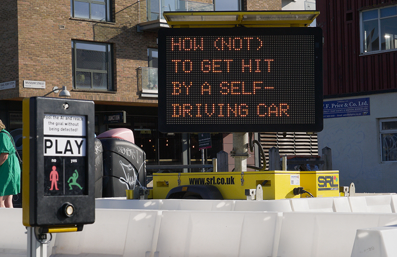 this street-based game by tomo kihara challenges you to get hit by a self-driving car to outsmart its AI