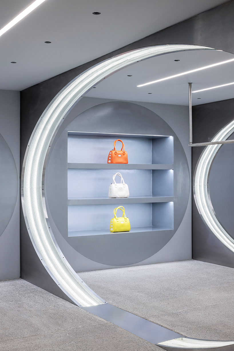 tiempos flagship store 7