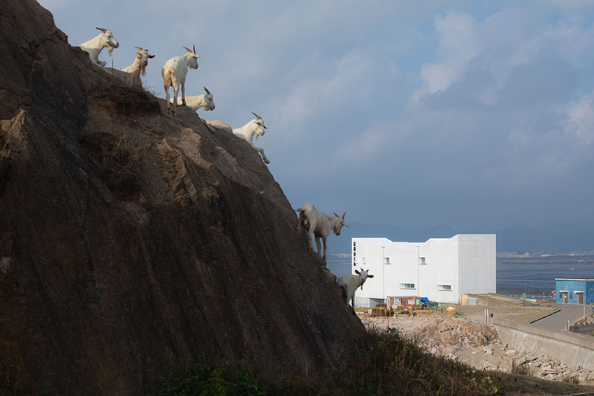 a conceptual experiment on mountains and seas 7