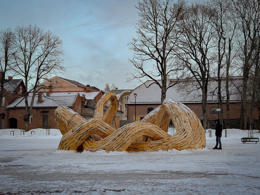 Pike buyrugi bilan porno parodiya