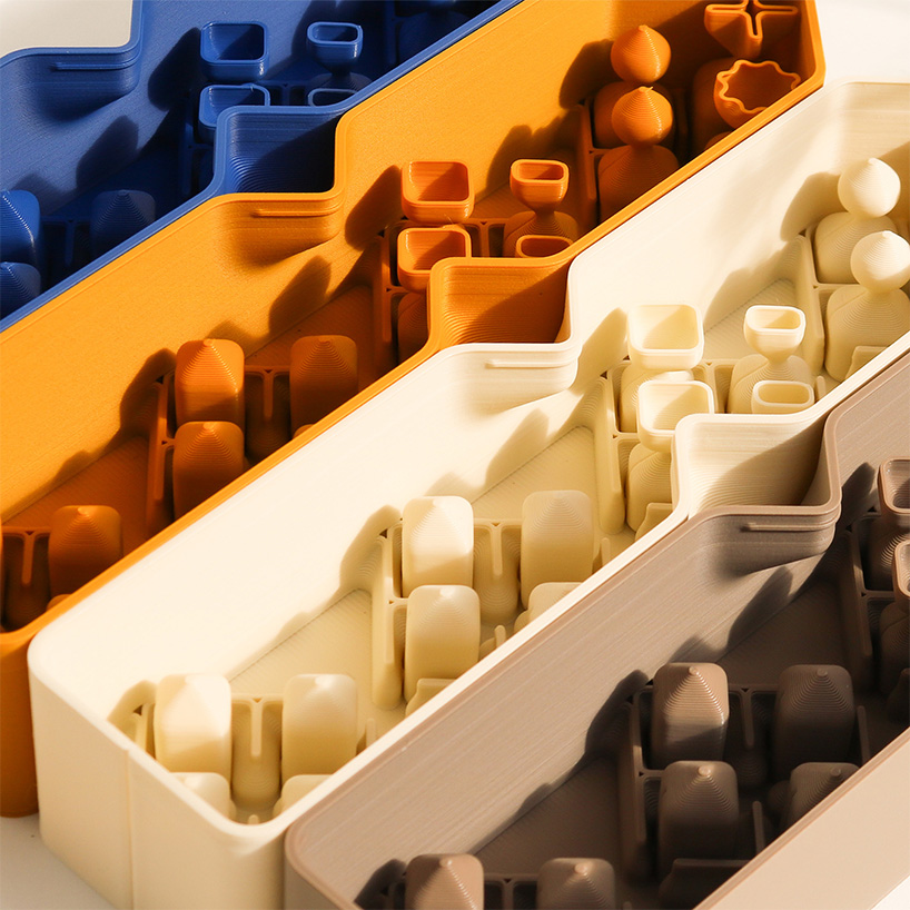 NGO cuibono 3D prints chess set inspired by those displaced by war in ukraine