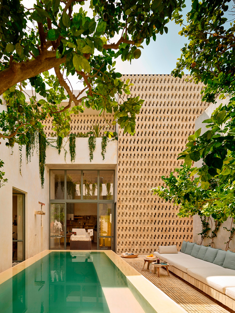 ezequiel farca studio's cultural community center replaces historical school in mexico - 2