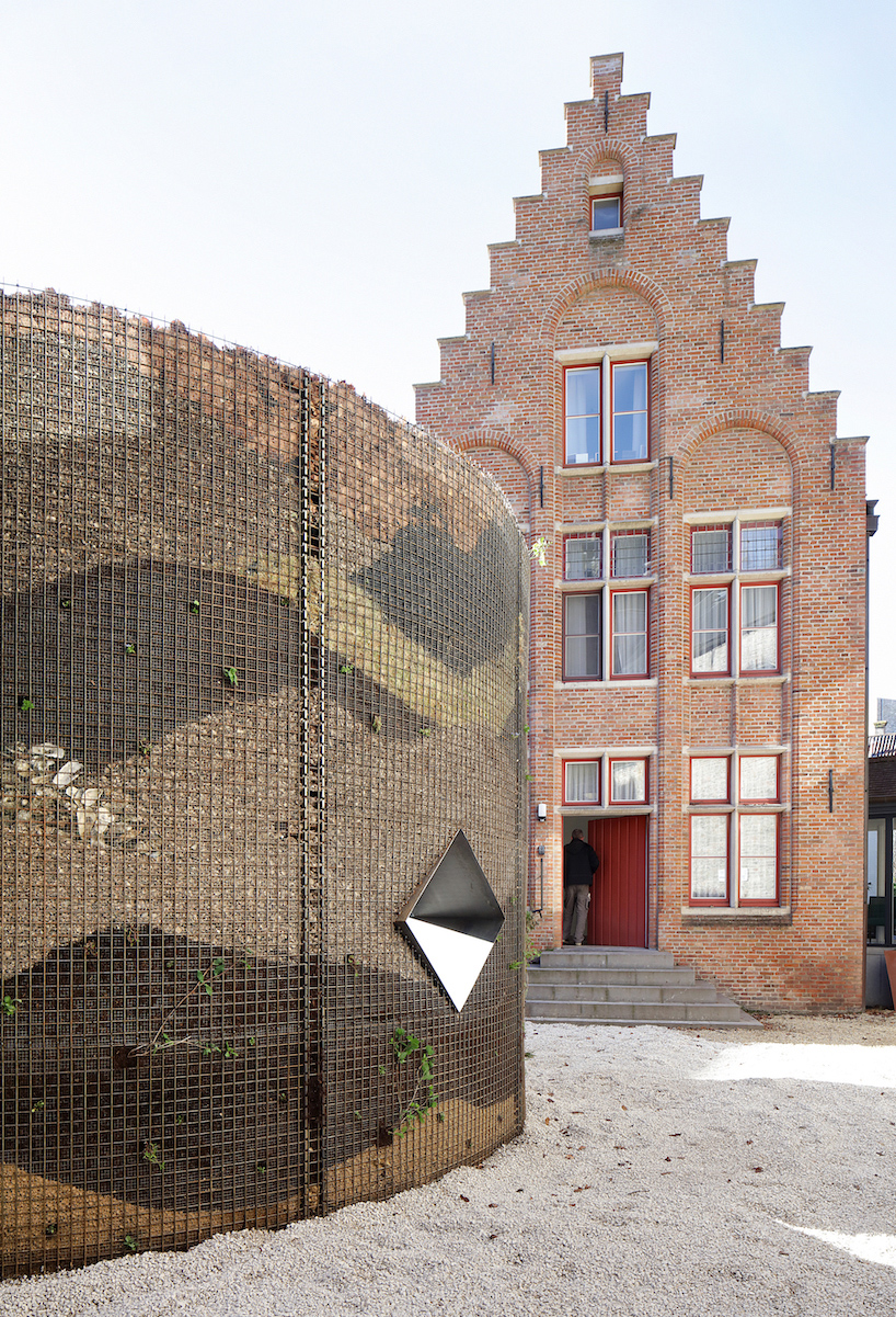 studio ossidiana’s cylindrical pavilion connects land, sea, and history at bruges triennial