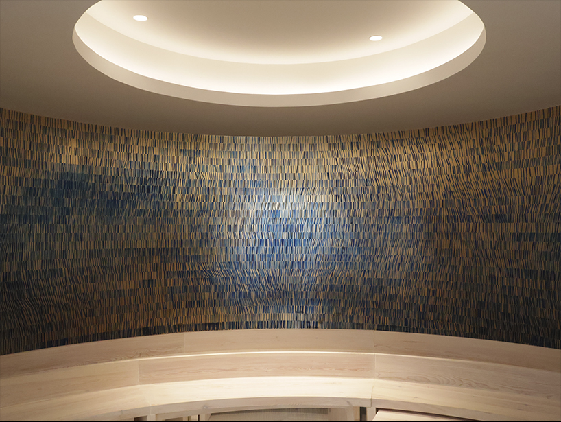 murals on gold leaf by ramos alderete studio symbolize baptism & penance in madrid chapels