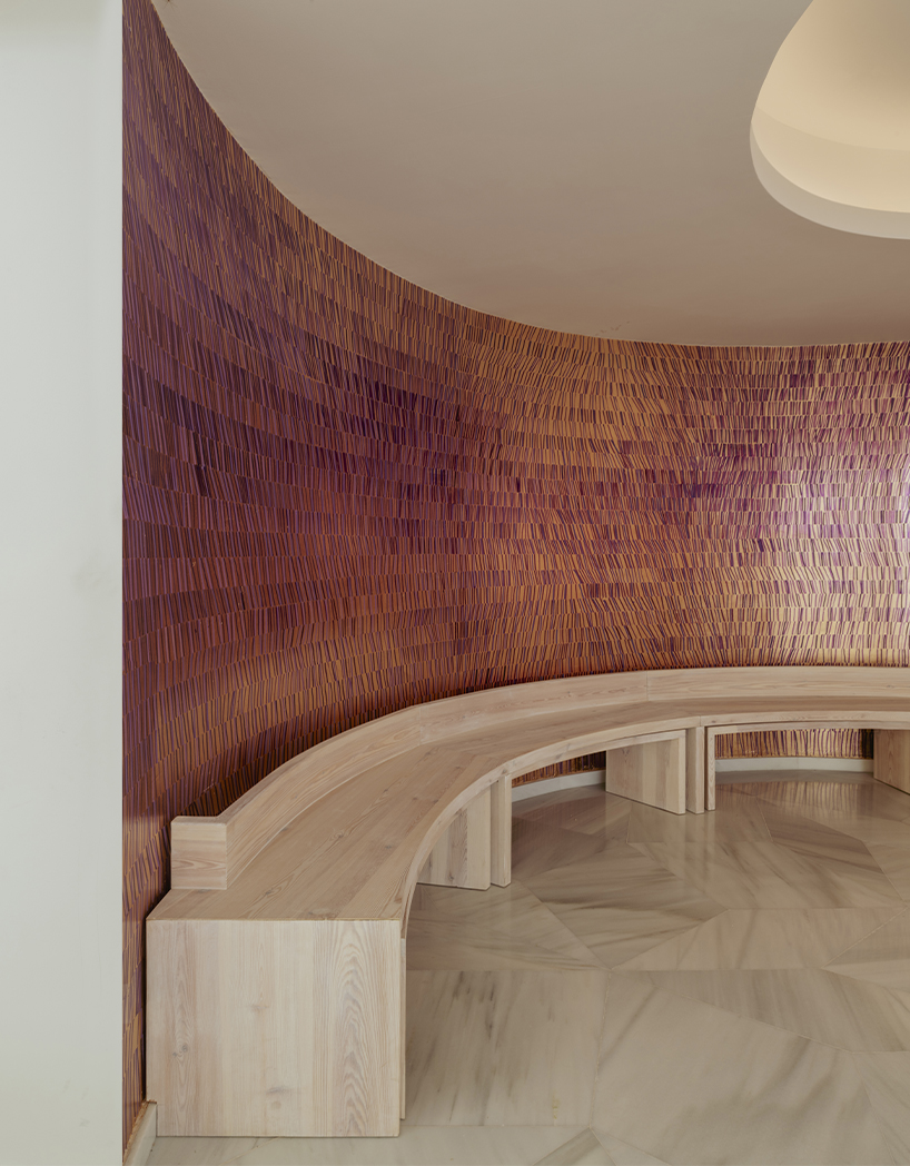 murals on gold leaf by ramos alderete studio symbolize baptism & penance in madrid chapels