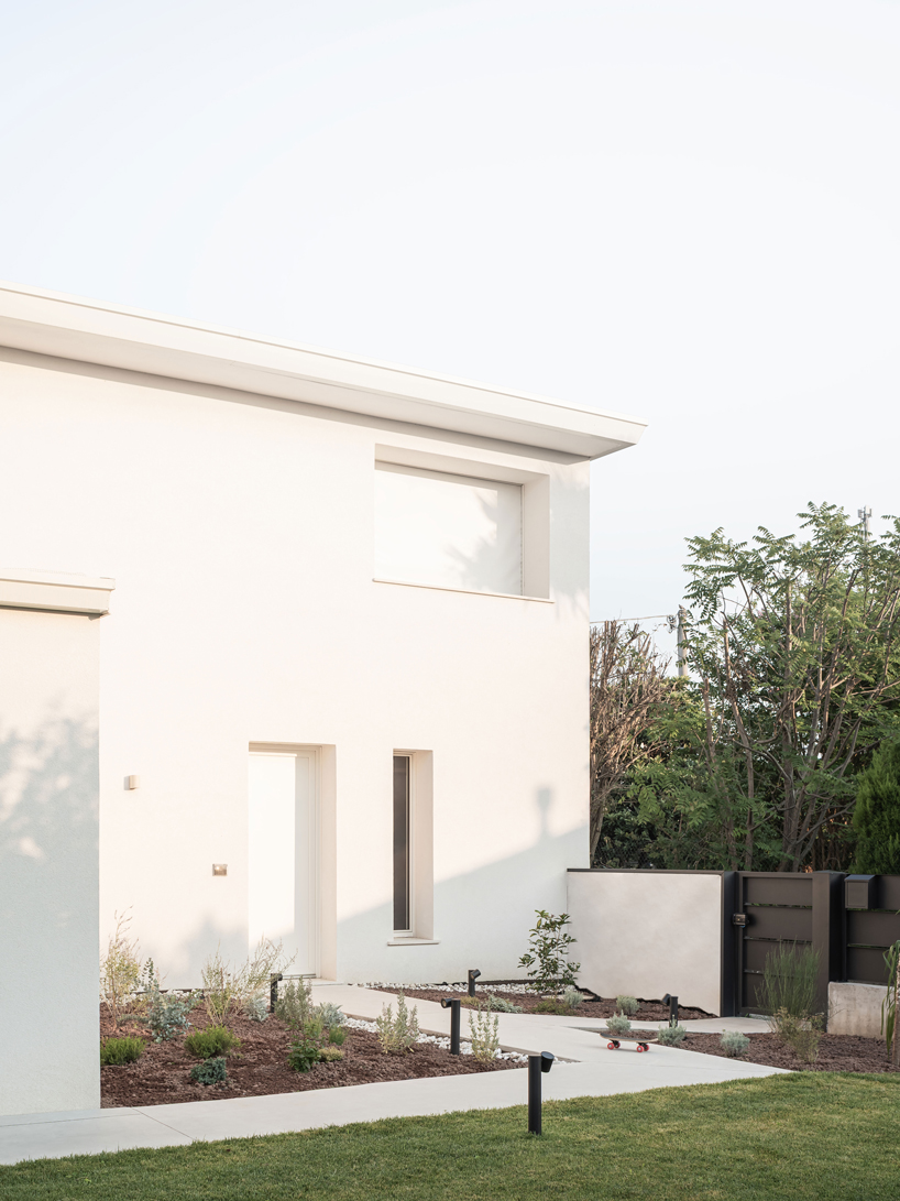 house lb inhabited essentiality 4