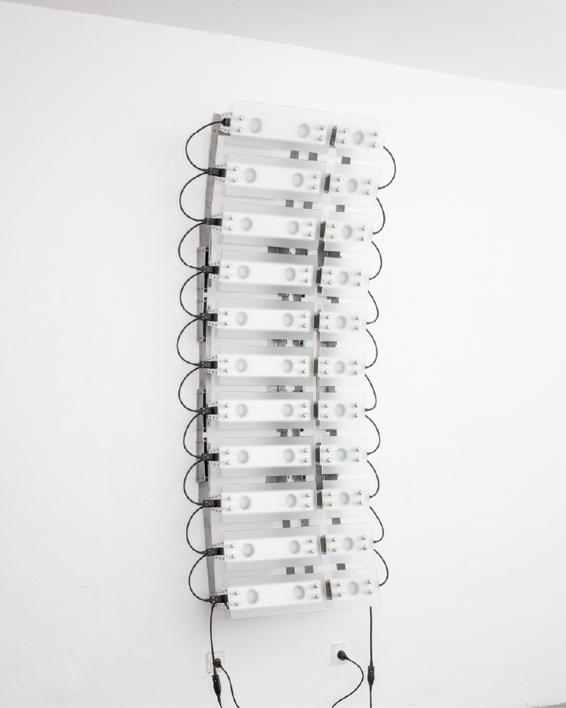 blind lucid umbrella installation