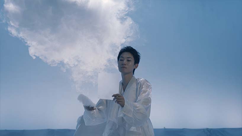 black void frames cloud installation as narrative tool in multimedia atmospheric performance - 9