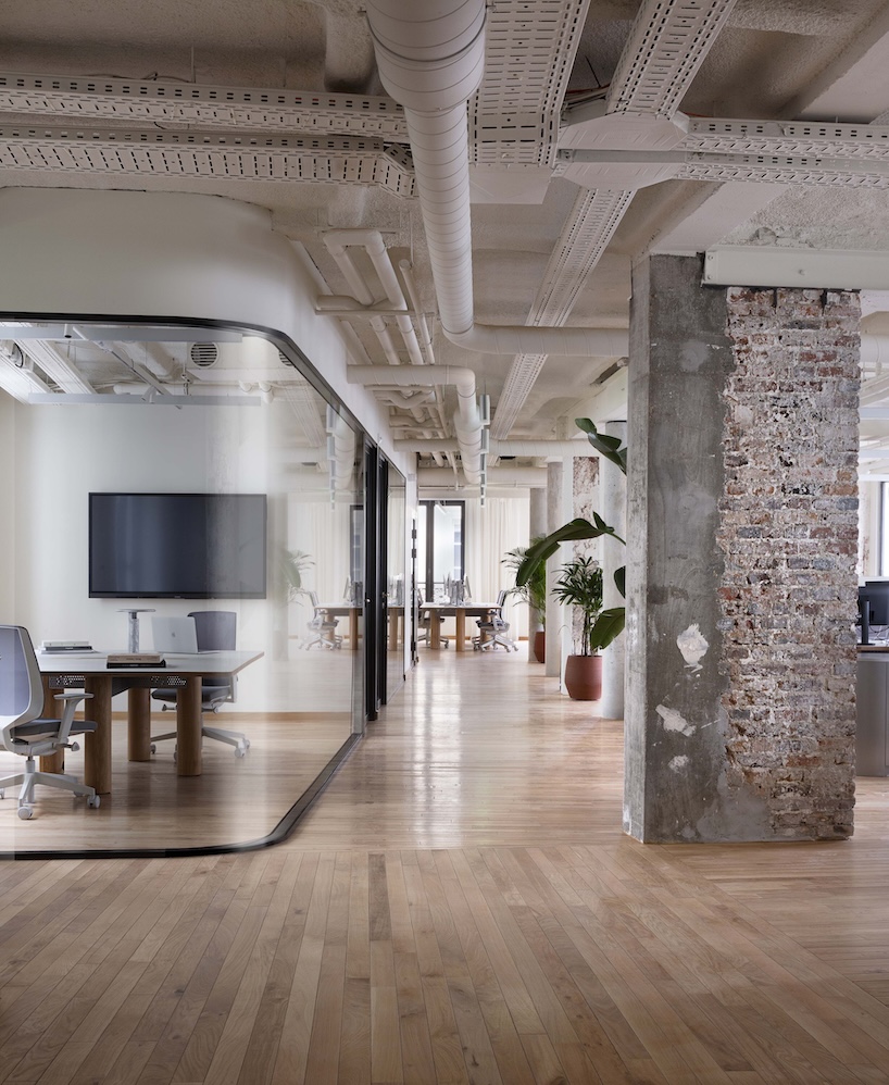 studio vincent eschalier reinterprets a mixed use building on the grands boulevards 9